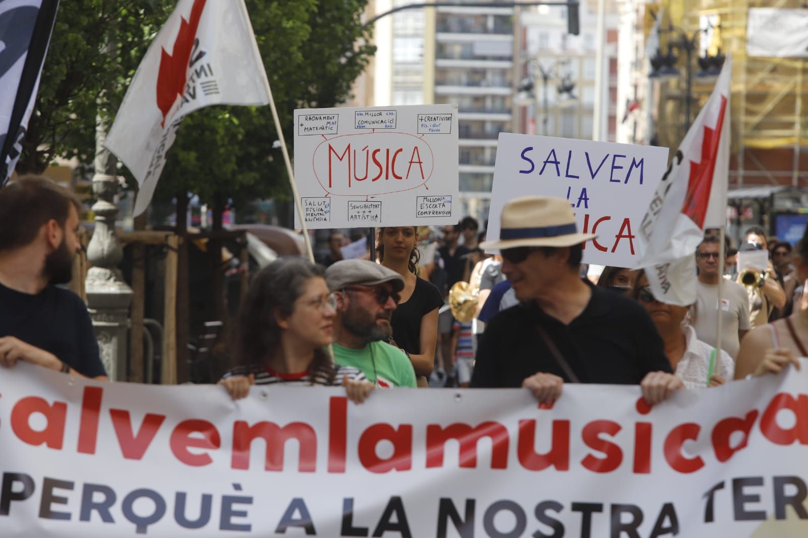 Manifestación del profesorado de la plataforma 'Salvem la música'