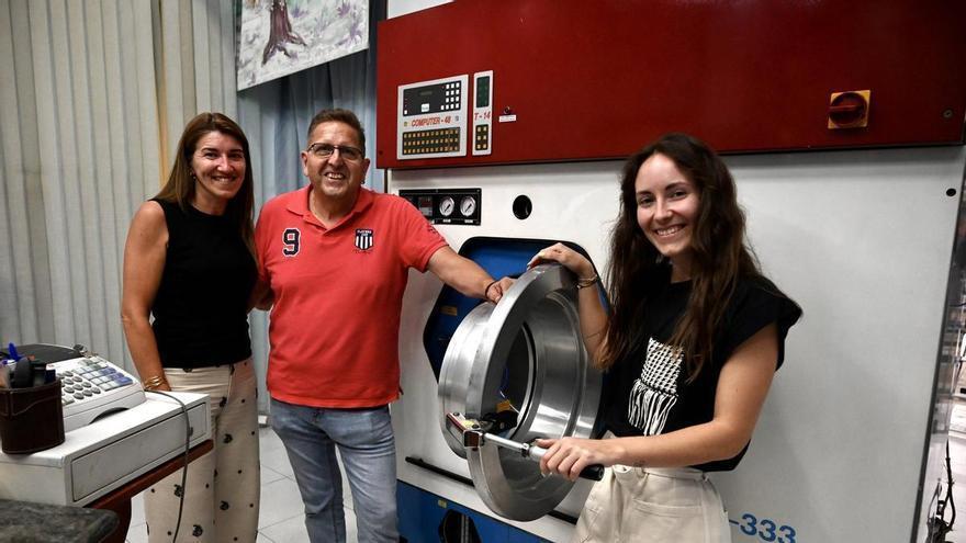 Relevo joven y apoyo desde Suiza para reabrir una tintorería de medio siglo en Pontevedra