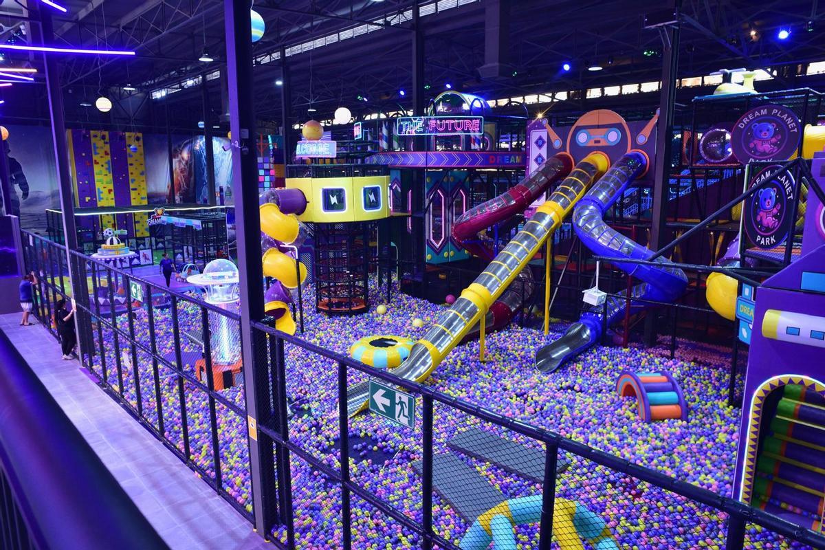 Fotogalería | Así es Dream Planet, el nuevo 'parque de atracciones' de Badajoz