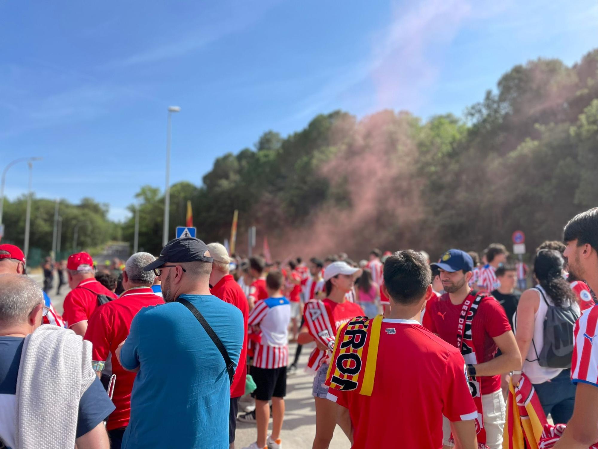 El Girona rep l'escalf de l'afició abans del play-off
