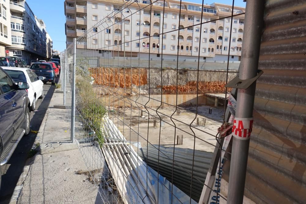 Cs denuncia el lamentable estado de accesibilidad peatonal a los juzgados y el cuartel de la guardia civil de Torrevieja