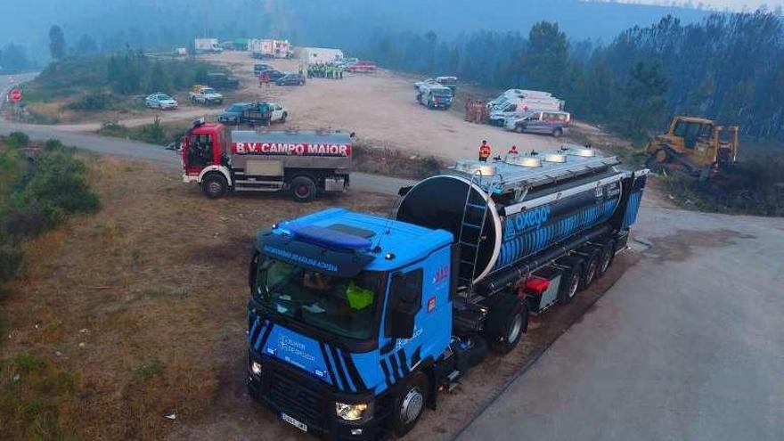 Medios gallegos junto a los lusos en una de las zonas donde trabajaron.