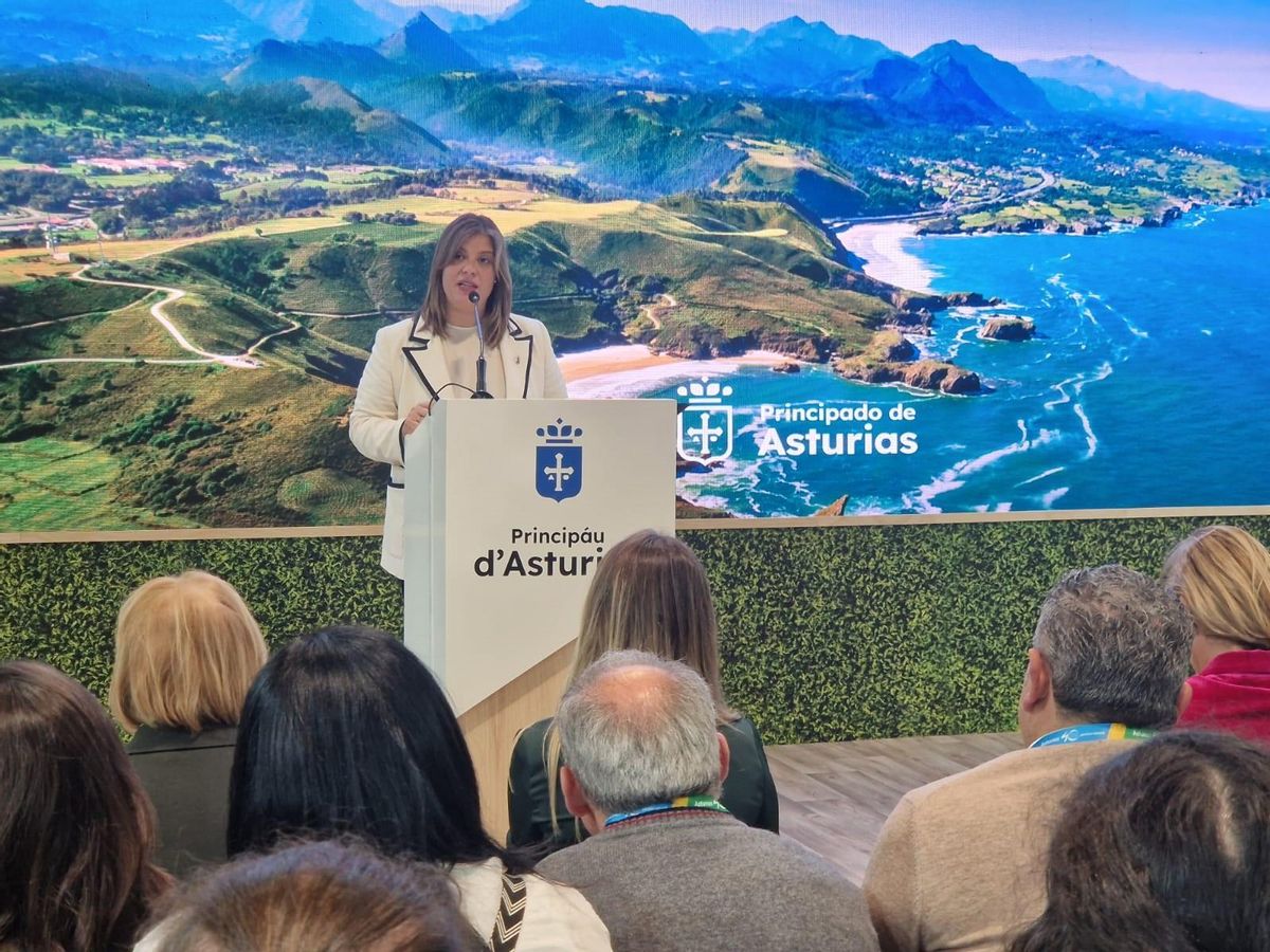 Gimena Llamedo en su intervención de ayer en el stand de Asturias en Fitur