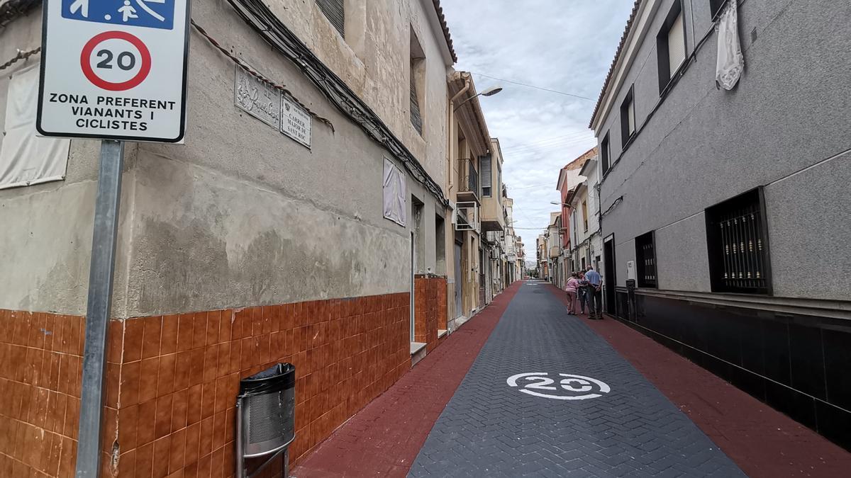 La nueva imagen de la calle Ruperto Chapí de Novelda.
