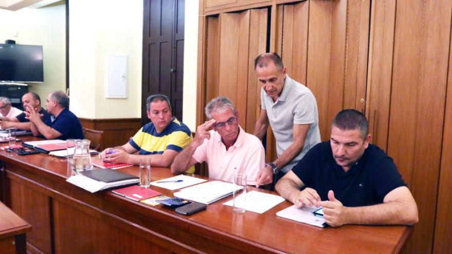 Miembros del comité de Limasa, en la reunión que este sábado tuvo con el alcalde.