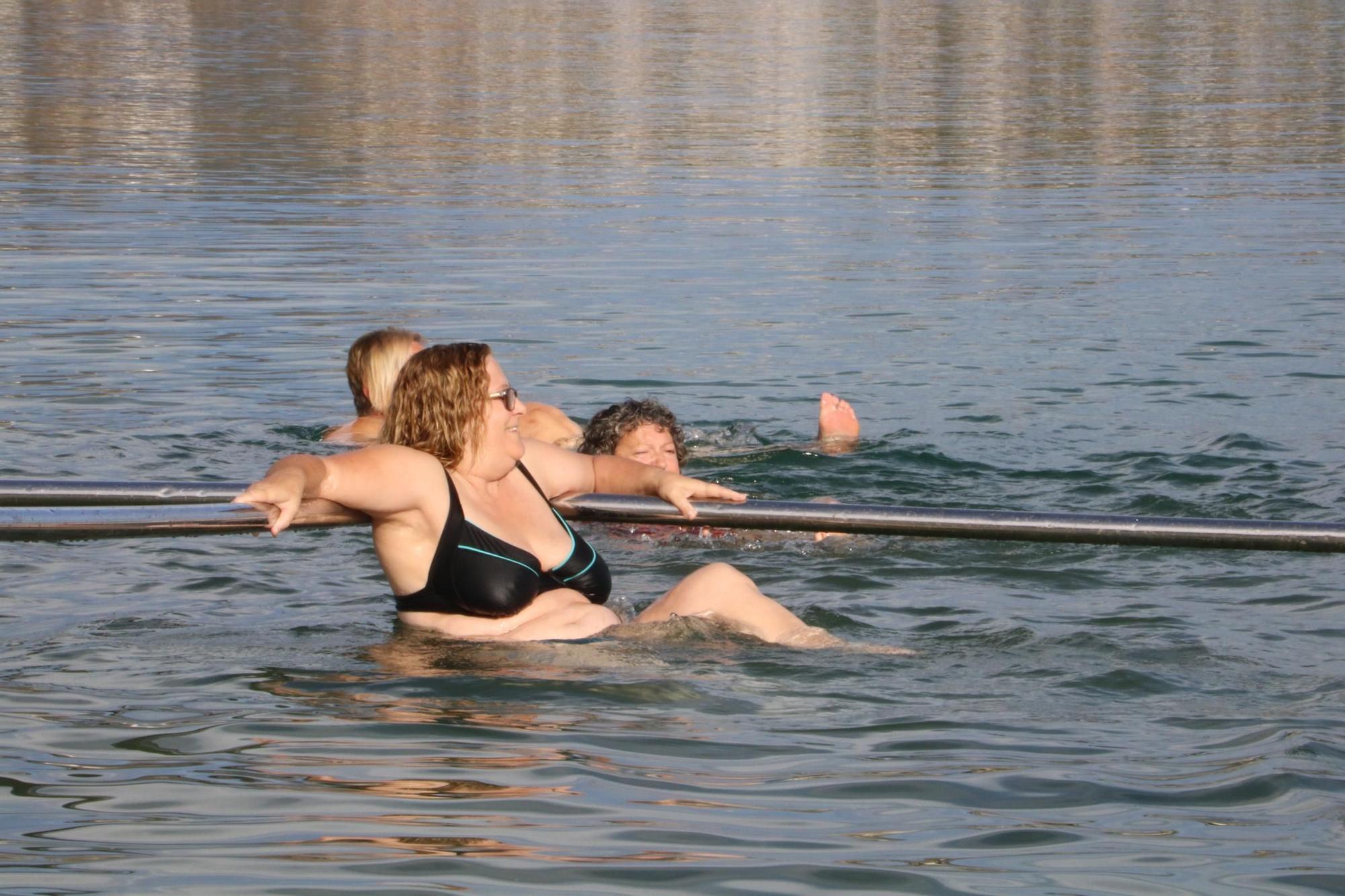 EN IMATGES | Llançà impulsa un programa pioner amb activitats al mar per reduir el dolor en persones amb fibromiàlgia.