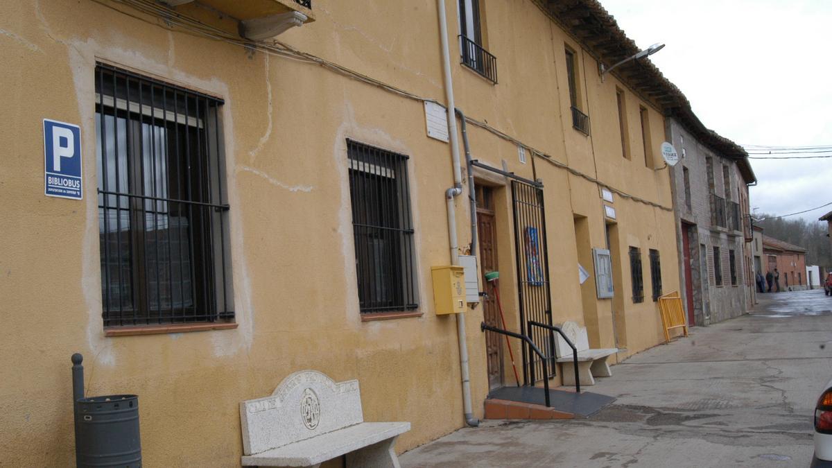 Ayuntamiento de Santa Colomba de las Carabias.