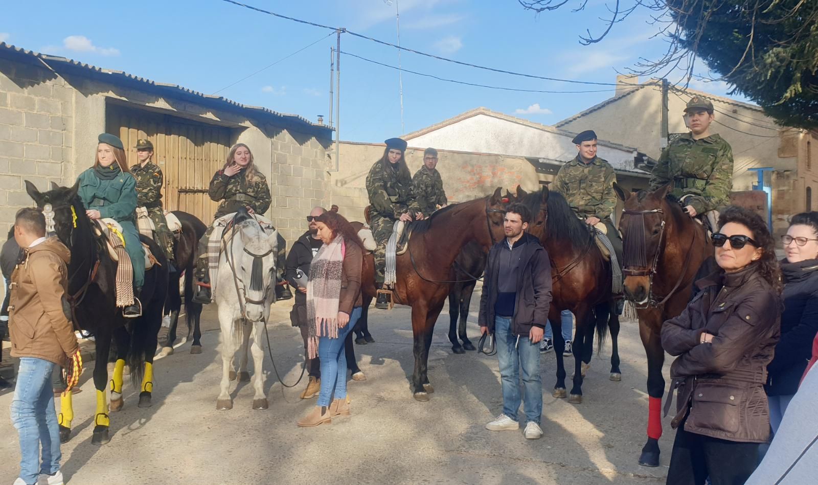 GALERÍA | Fiesta de las Candelas y coplas al gallo en Venialbo