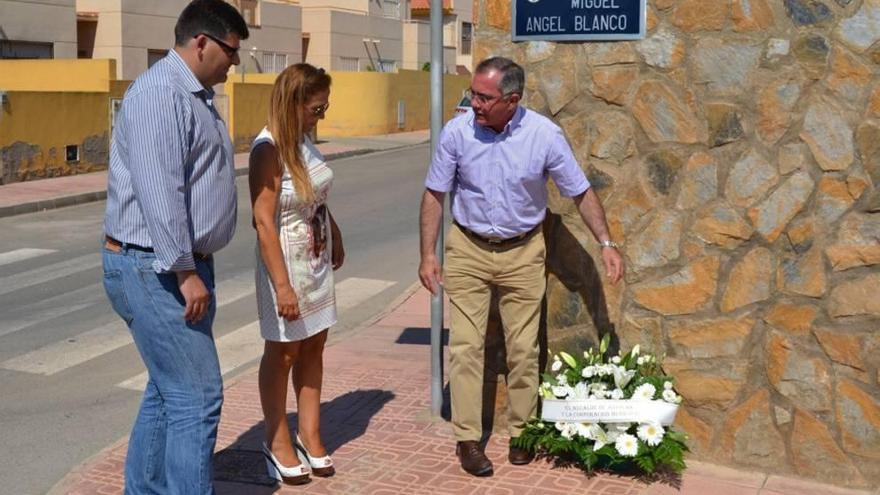 Águilas recuerda a Miguel Ángel Blanco