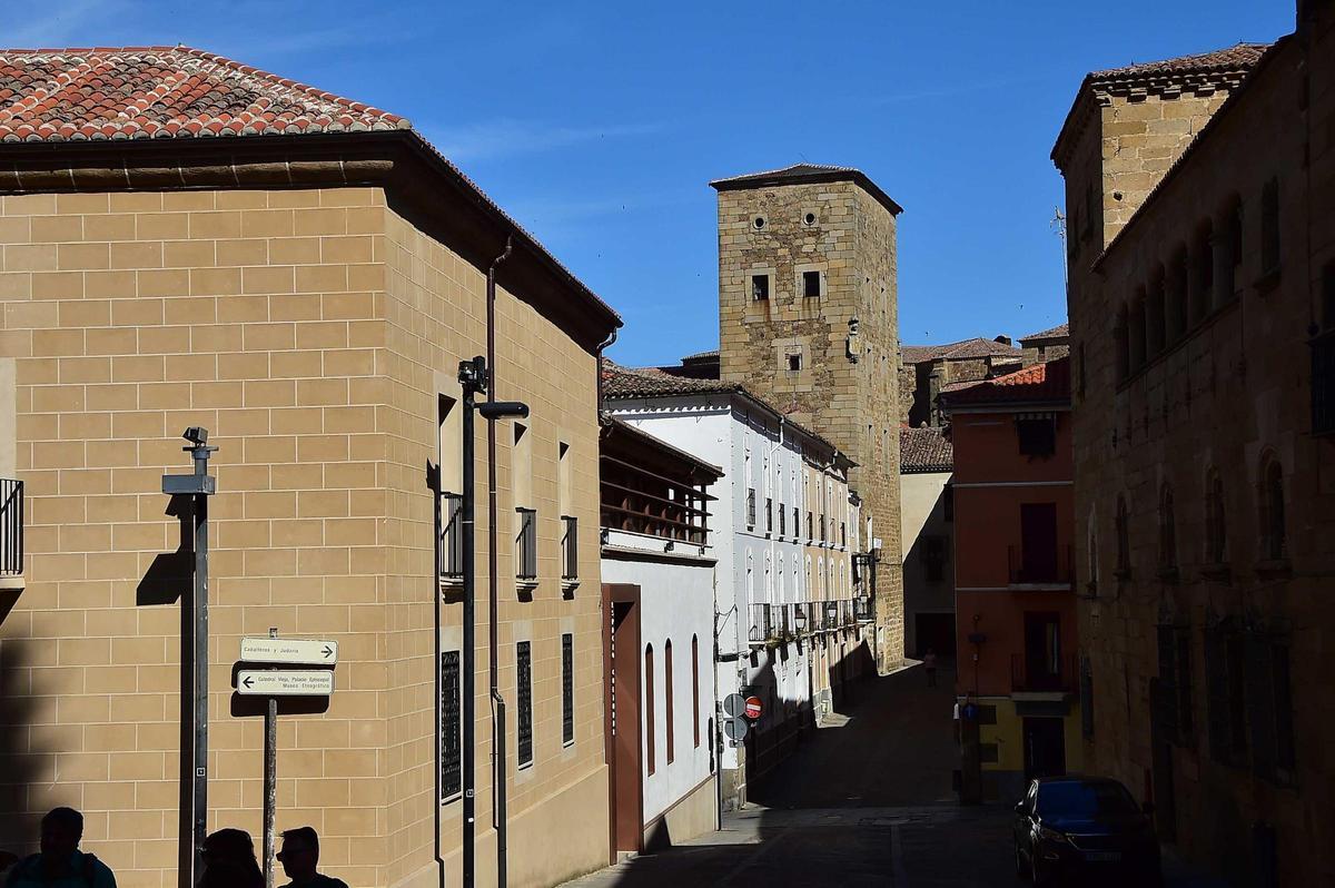 Galería | Imágenes de la Casa de las Dos Torres de Plasencia Galería | Imágenes de la Casa de las Dos Torres de Plasencia