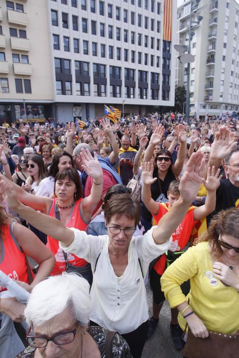 Concentració a la Plaça U d''octubre