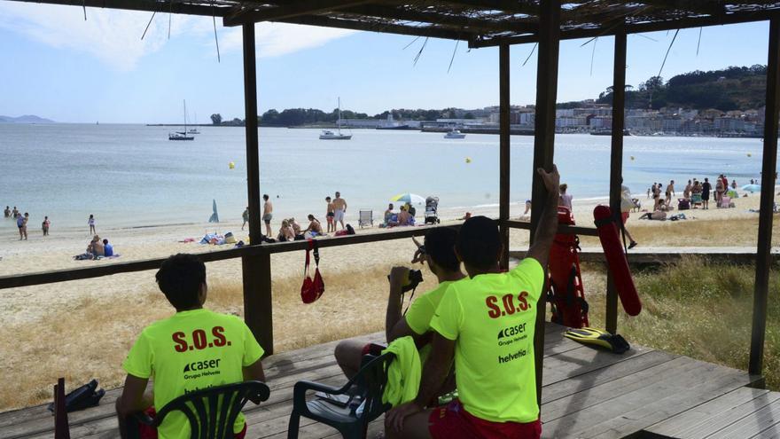25 socorristas vigilarán cinco playas de Cangas del 1 de julio al 7 de septiembre
