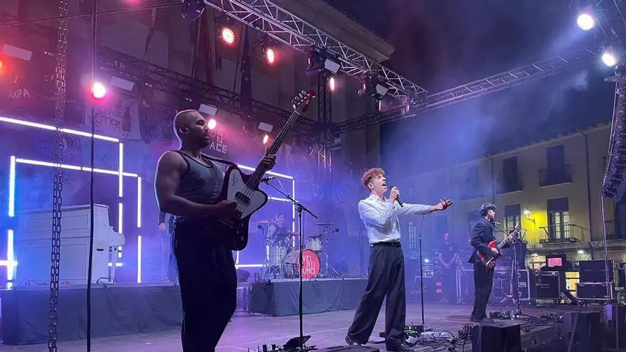 VÍDEO | Veintiuno lleva su música a Toro