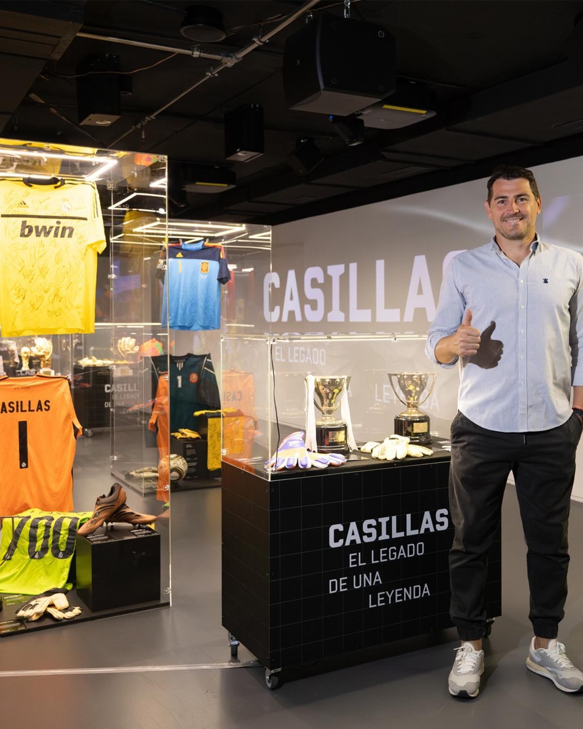 La camiseta se encontraba en el museo como parte de la exposición "Iker Casillas: el legado de una leyenda"