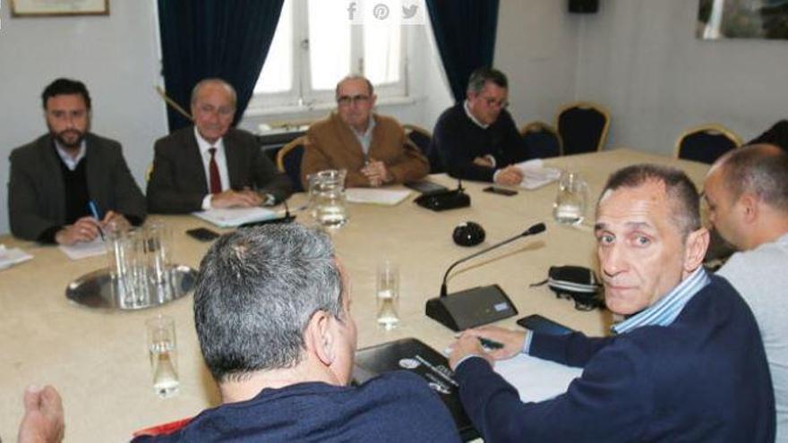Imagen de archivo de una reunión anterior entre el comité de empresa y el alcalde.