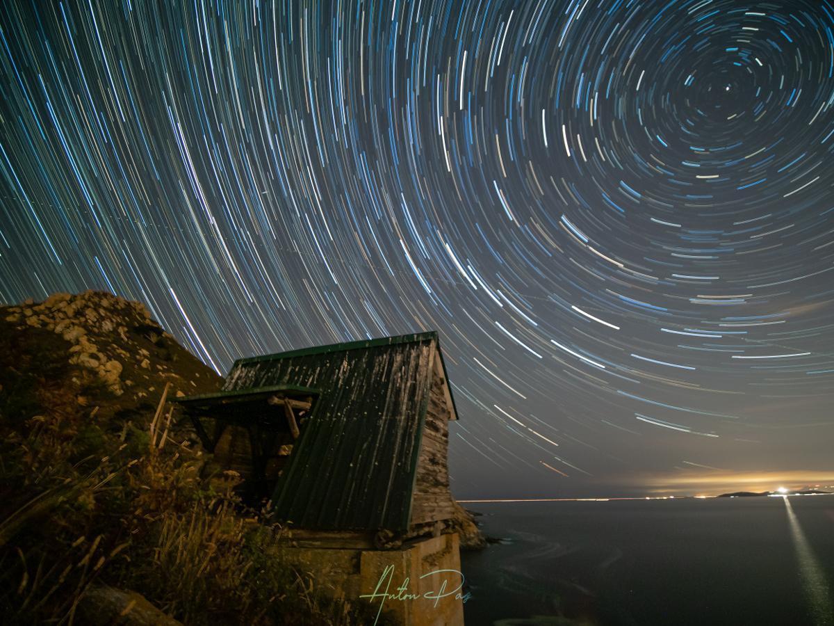 Foto de la Vía Láctea desde las Cíes. / ANTÓN PAZOS