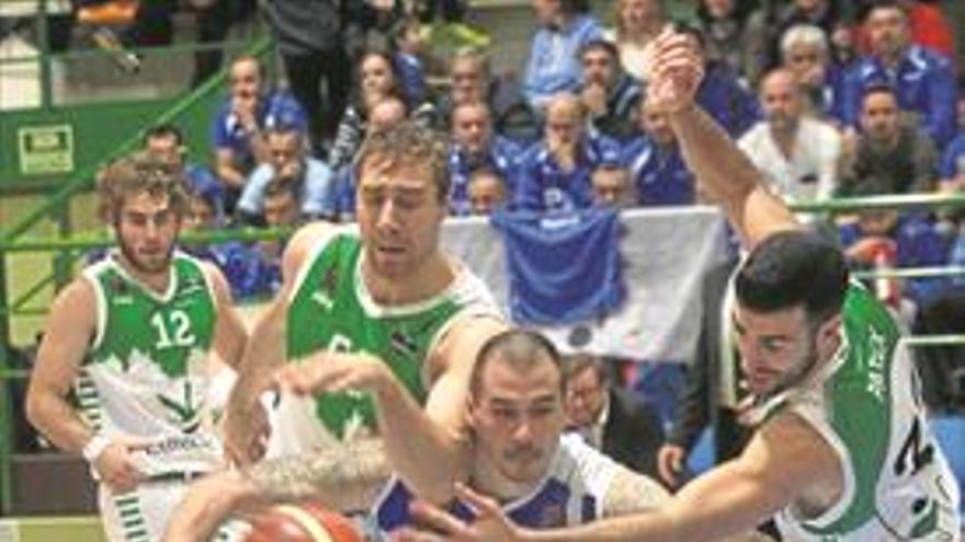 El Cáceres flaquea en la recta final de un partido que dominó