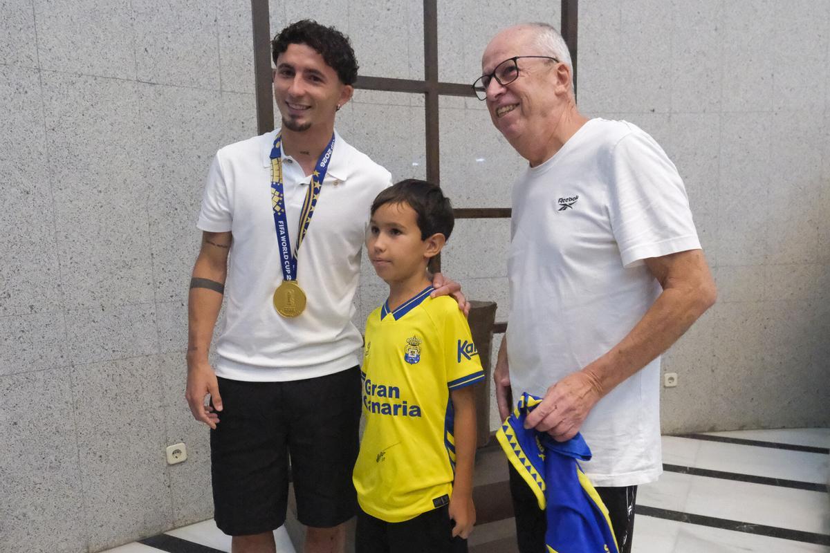 Recibimiento a Yeremy Pino en la Presidencia del Gobierno de Canarias en Las Palmas de Gran Canaria