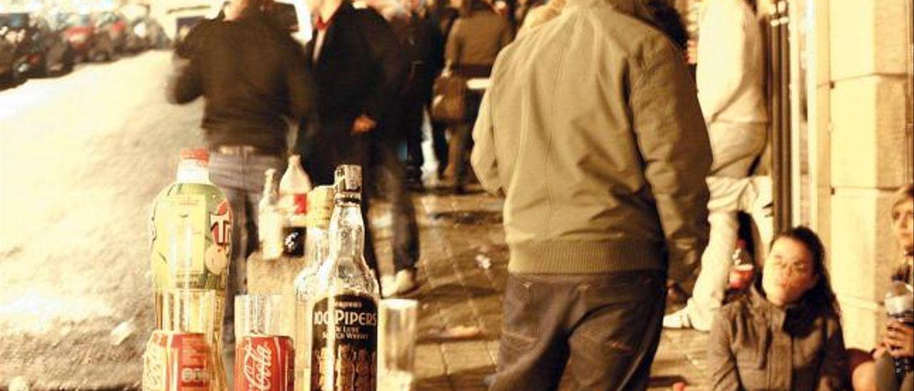 Jóvenes de botellón en Vigo.