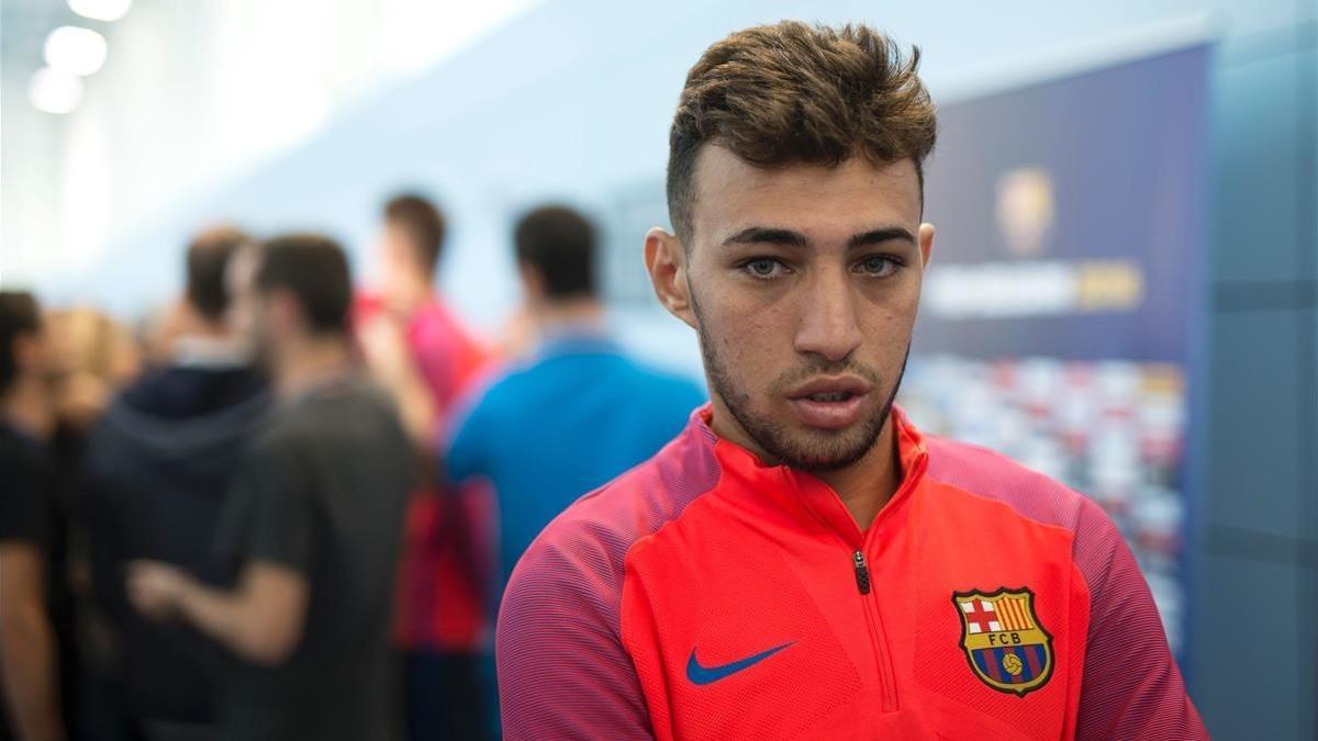 zentauroepp34819817 barcelona s spanish forward munir el haddadi relaxes speaks 170901200824