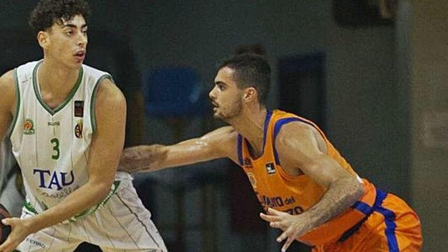 Josep Puerto, en un partido amistoso contra el Valencia Basket