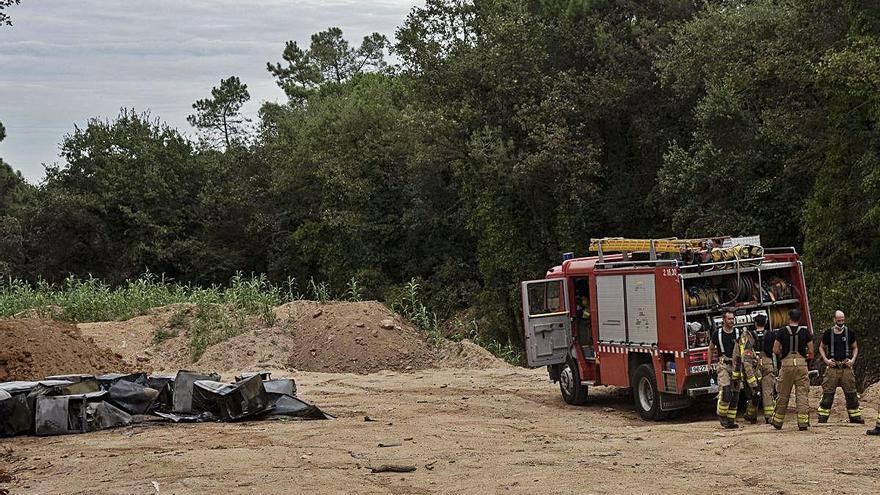 Maçanet Incendi de deixalles i zona boscosa