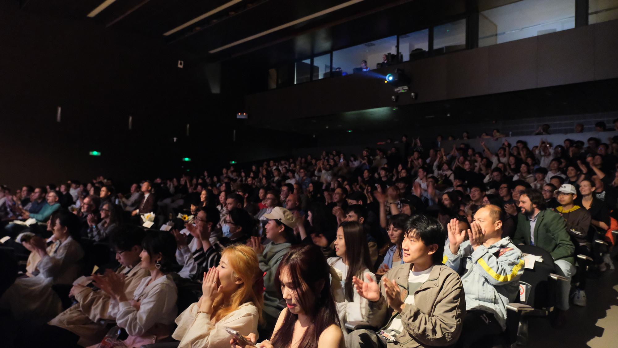 El primer festival estudiantil de la cultura china en València, en imágenes