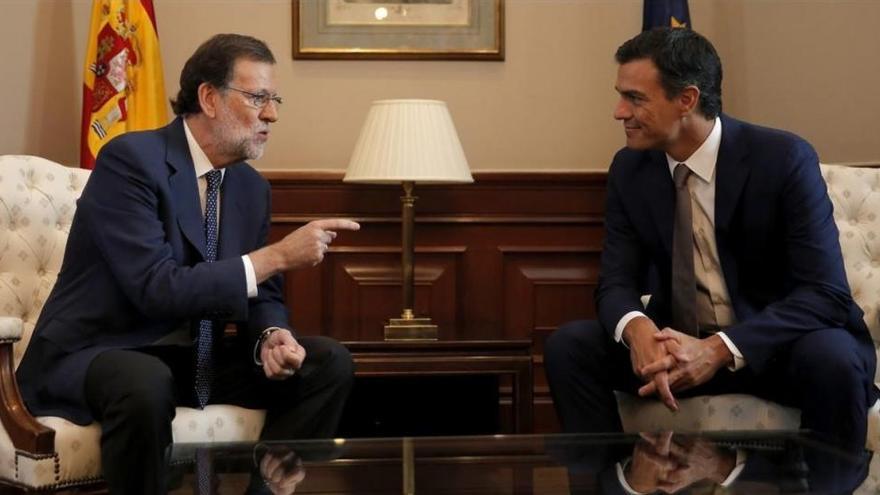 Rajoy y Sánchez se reúnen hoy con el desafío del 1-O sobre la mesa