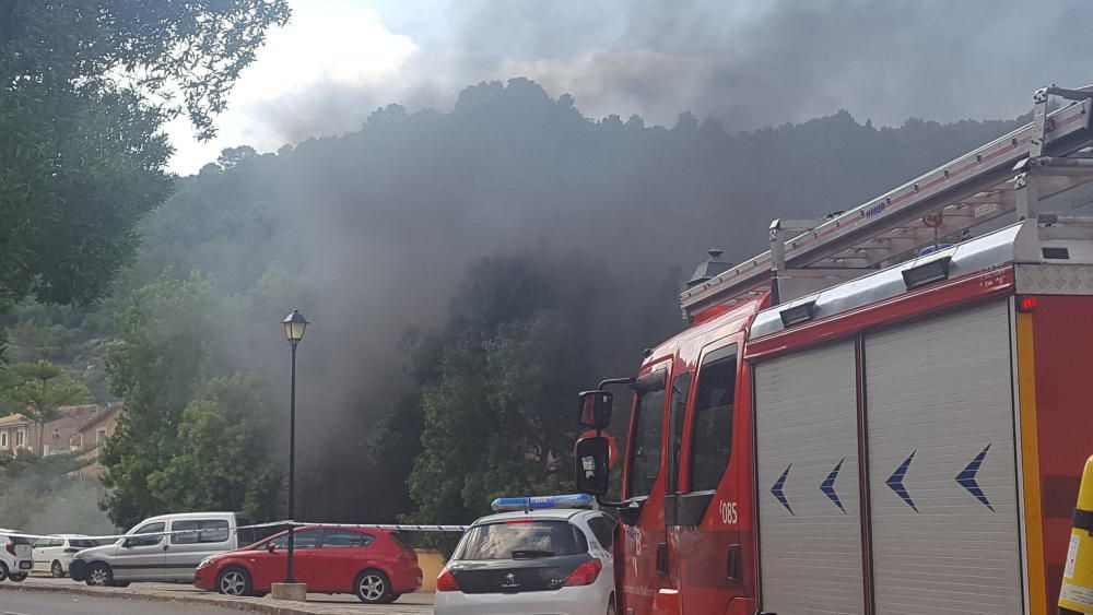 Feuer beschädigt Fahrzeuge in Tiefgarage in Esporles