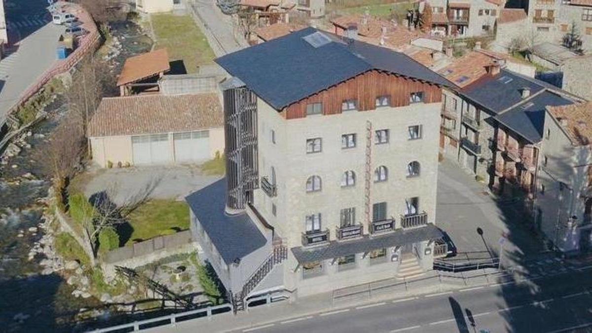 L'Hotel El Niu de Martinet, en un edifici històric al poble