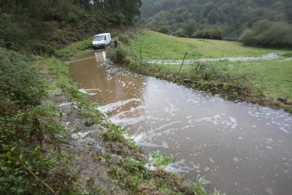 Temporal en Asturias: Las intensas lluvias dejan ríos desbordados y carreteras cortadas en el Oriente