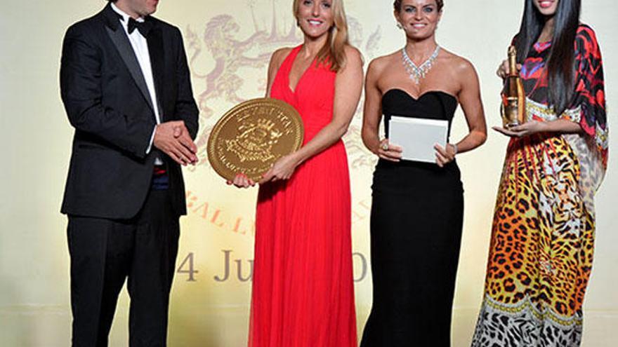 Jennifer Barré, recogiendo uno de los premios.