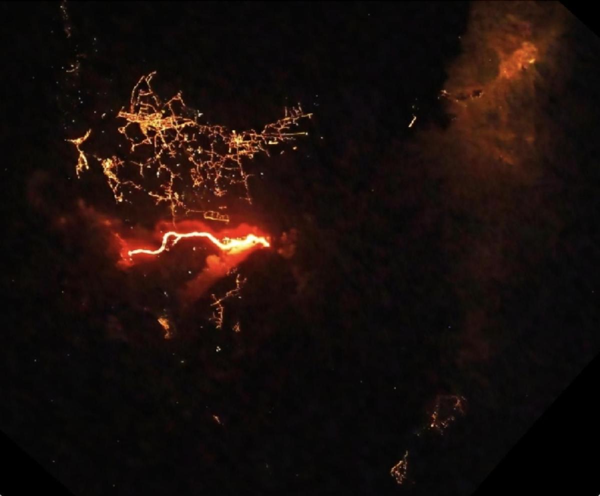 Imágenes nocturnas del volcán de La Palma desde la Estación Espacial Internacional.