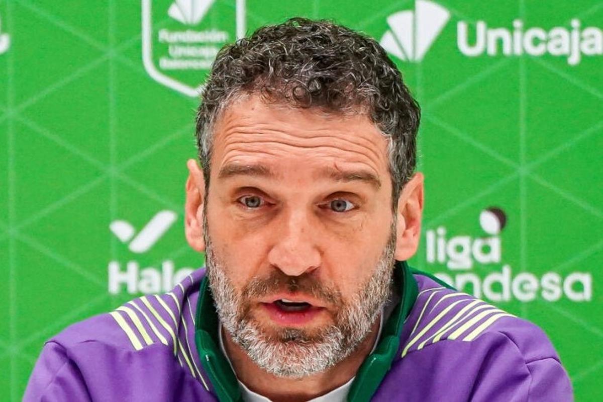 El técnico del Unicaja se deshizo en elogios al técnico del Barça por la labor que está realizando con el equipo