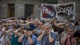 Vecinos de Barcelona levantan la voz contra el ruido nocturno