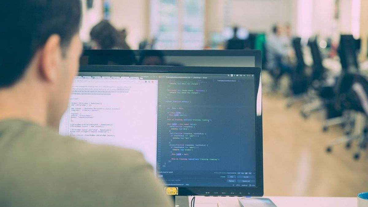Trabajador de una empresa tecnológica