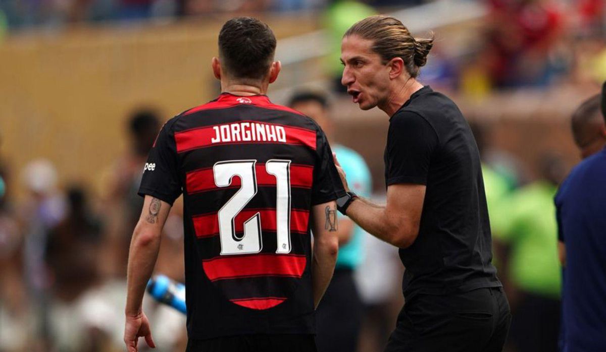 Filipe Luis, a la derecha, en el Mundial de Clubes. | Agencias