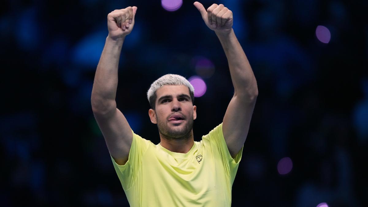 Alcaraz celebrando el triunfo en semifinales