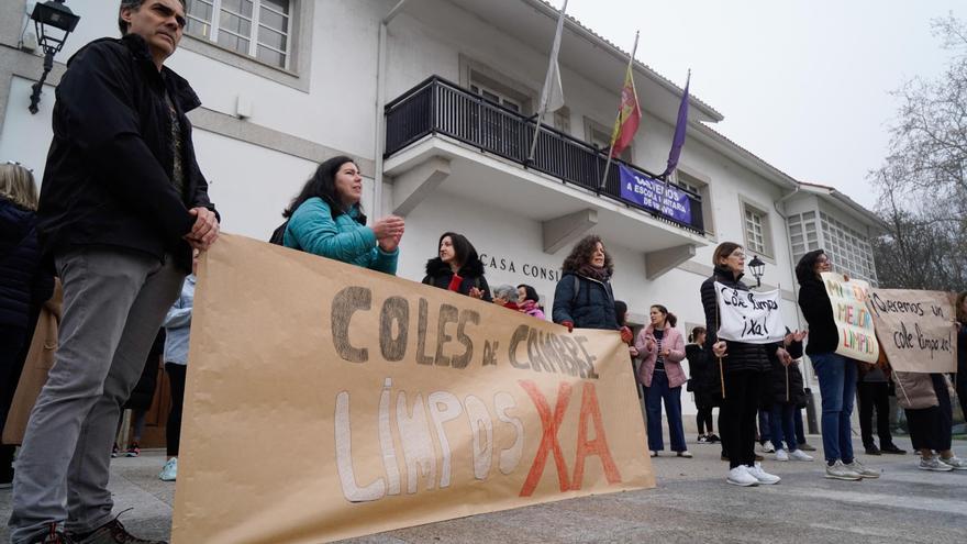 Concentración de todas las ANPA de los colegios de Cambre: &quot;Coles limpos xa&quot;