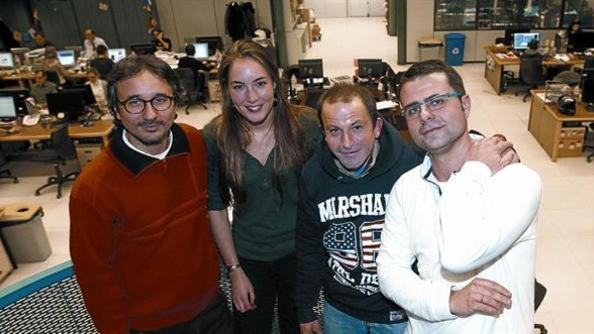 Michele Catanzaro, Angela Biesot, Óscar Sánchez y Antonio Baquero, ayer en la redacción de EL PERIÓDICO.