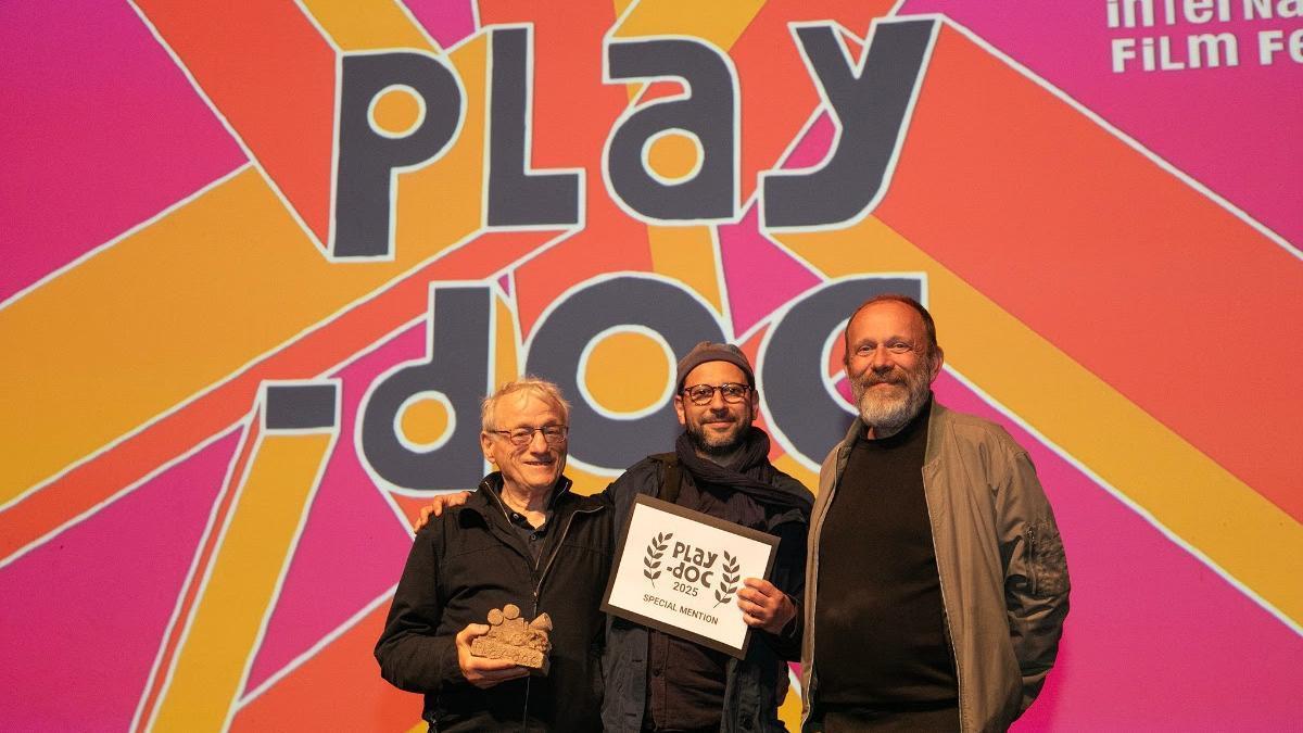 Pierre Creton, Vincent Barré y Camilo Restrepo, ganadores de la competición internacional de Play-Doc.