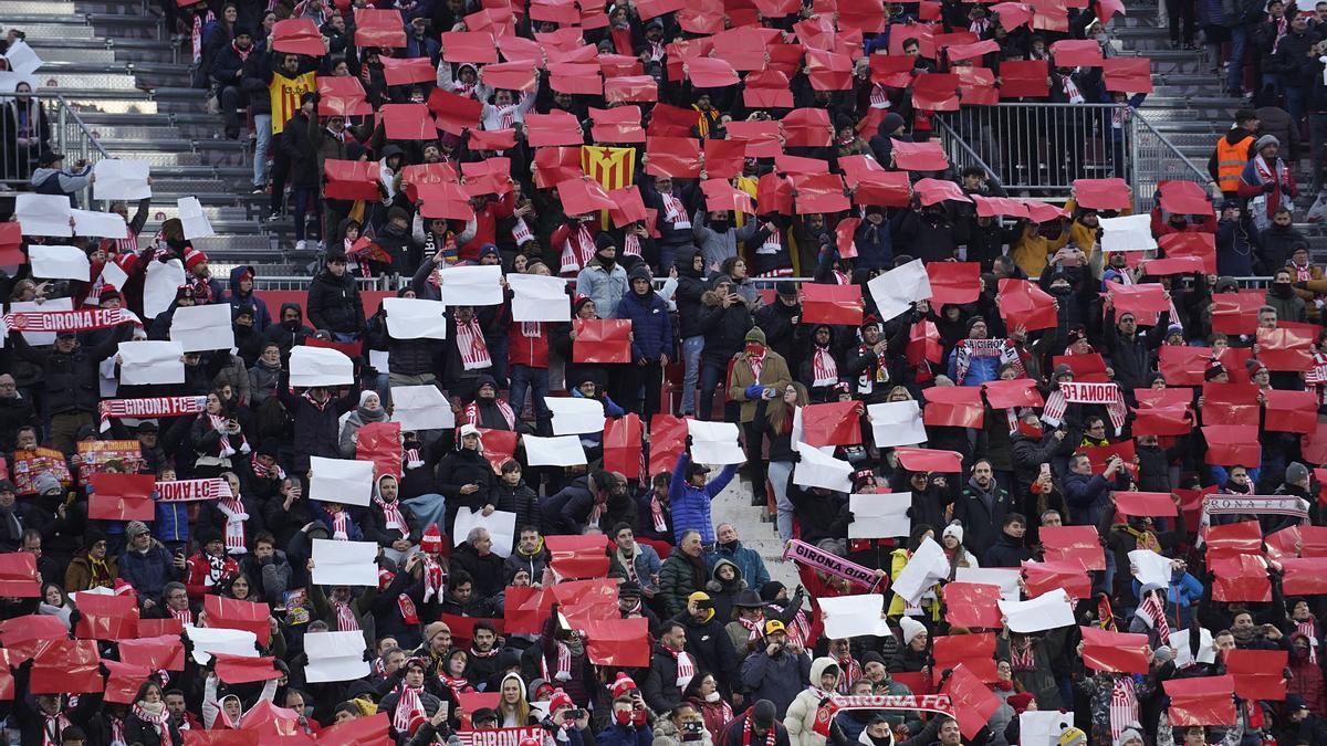 El mosaic que es va mostrar a Montilivi el dia del partit contra el Barça.