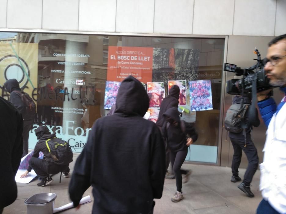 Protesta dels CDR a Girona en el marc de la vaga general