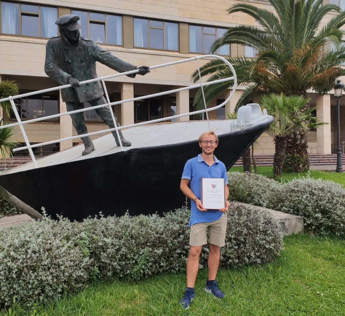 El joven, en la Universidad de Santander en la que cursó la licenciatura.