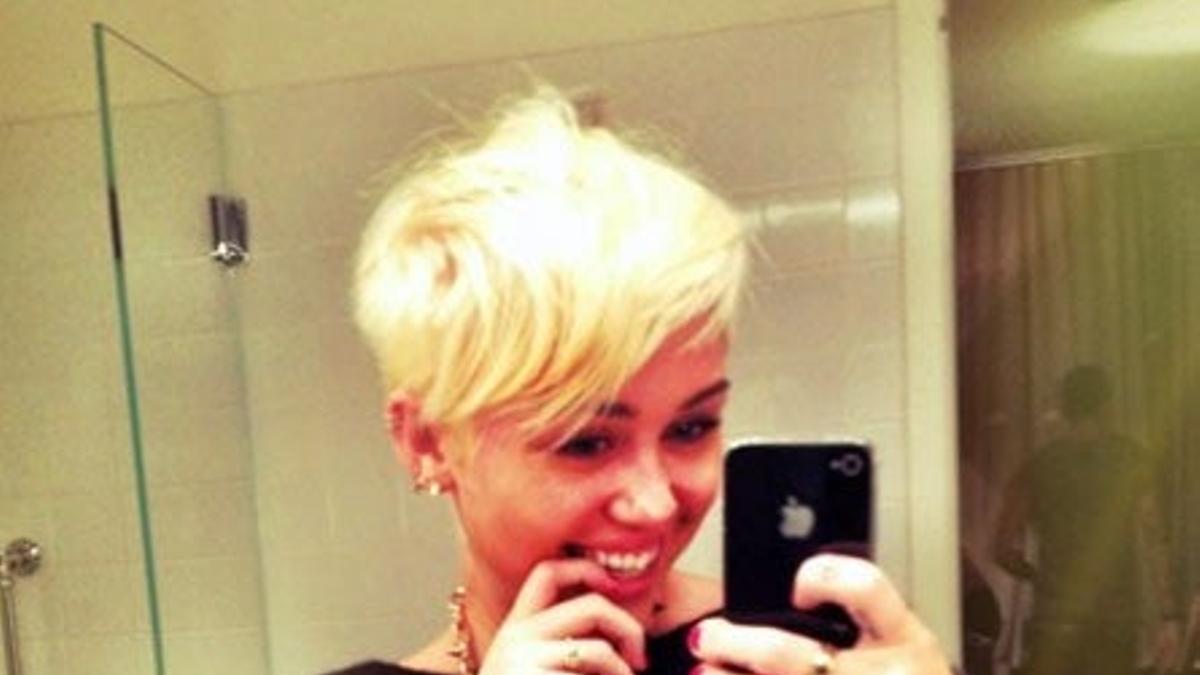 Miley Cyrus cambia de look