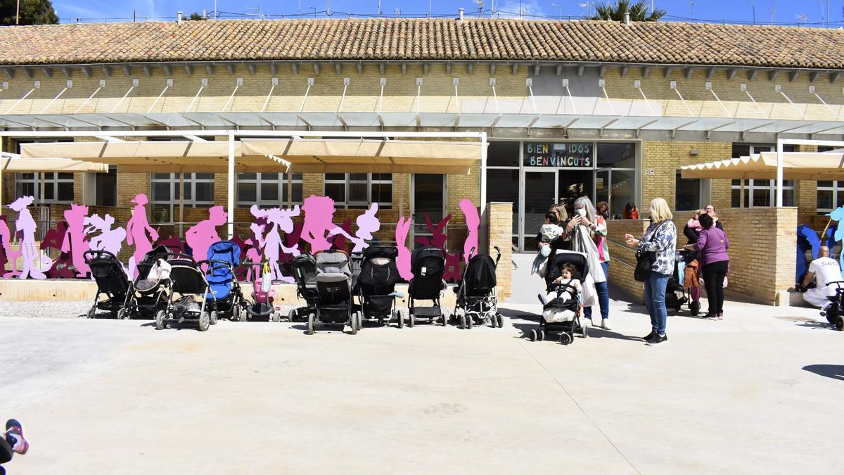 La escola municipal Remedios Montaner vuelve a abrir en Alfafar.
