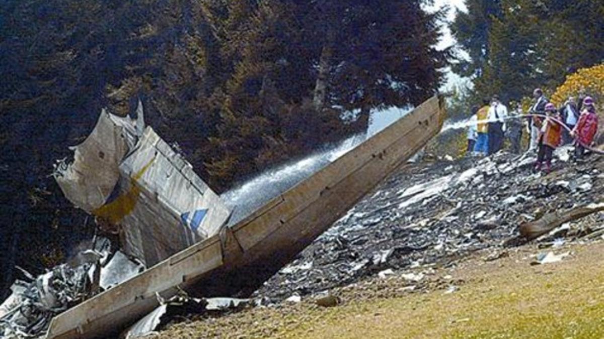 Imagen del 'Yak-42' siniestrado, el 26 de mayo del 2003, en Turquía.