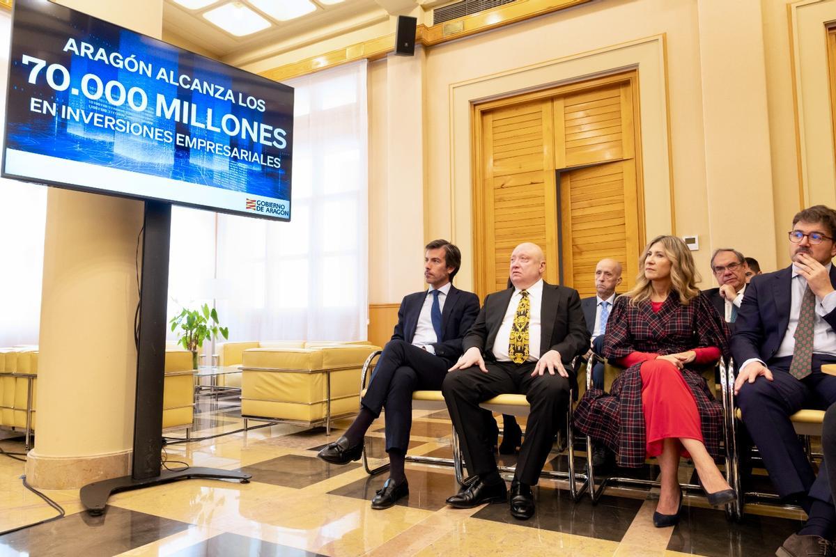 El presidente de Forestalia, Fernando Samper (derecha), en la presentación del proyecto Búfalo de centros de datos.