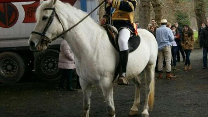 Juanillo y su caballo, en una celebración de los Xenerais do Ulla en Lamela.