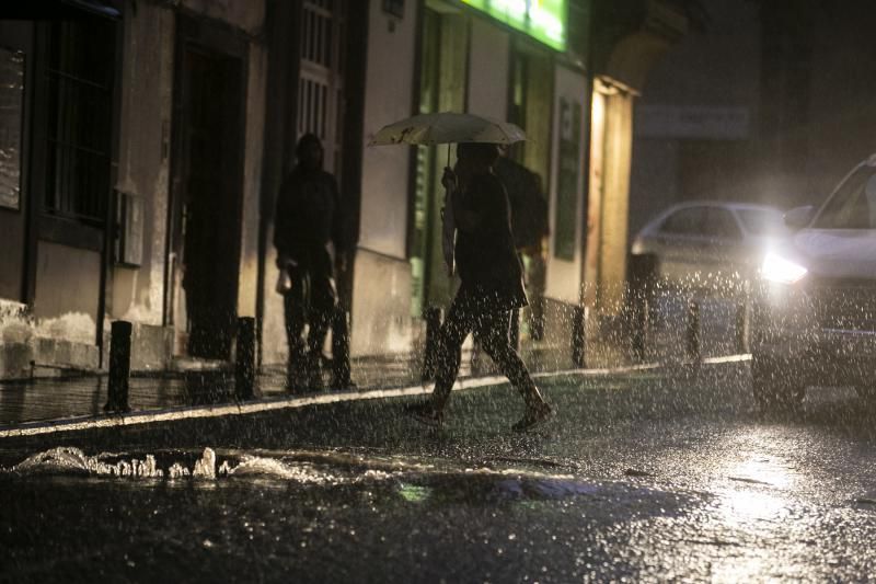 19.10.18. Las Palmas de Gran Canaria. Persistentes lluvias en la capital. Foto Quique Curbelo  | 19/10/2018 | Fotógrafo: Quique Curbelo